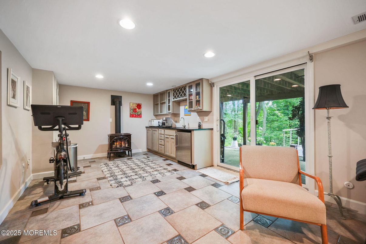 Fitness Equipment, Interior, Kitchen, Recessed Lighting