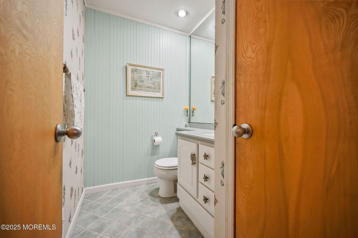 Bathroom, Interior, Recessed Lighting