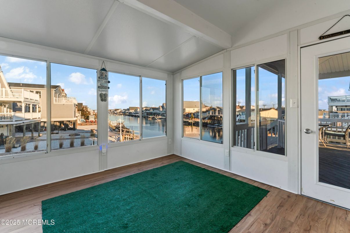 Interior, Sun Room, Water, Wood Texture Flooring