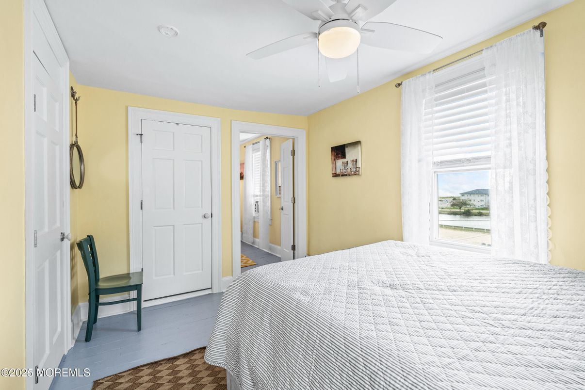 Bedroom, Interior, Water