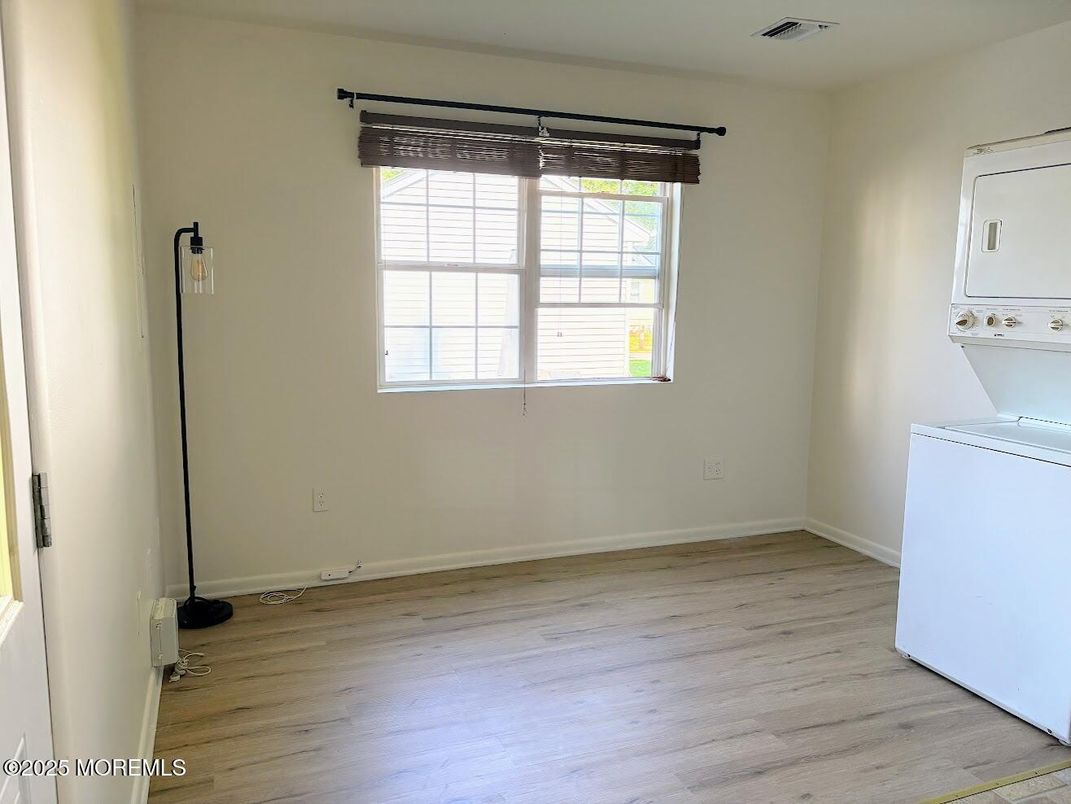 Interior, Utility Closets, Washer, Wood Texture Flooring