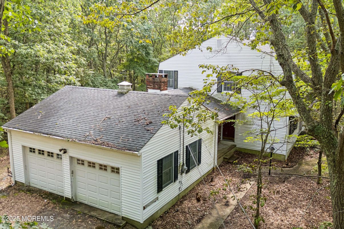 Detached Garage, Exterior
