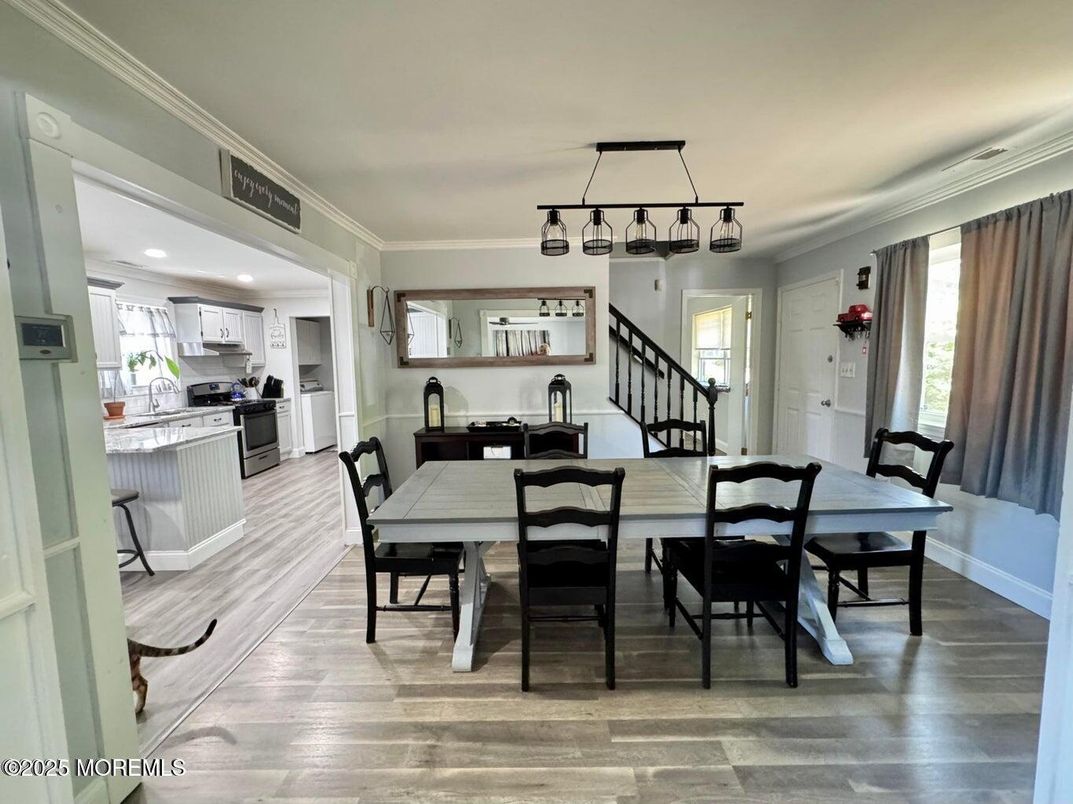 Dining room, Interior, Kitchen, Pendant Lights, Recessed Lighting, Wood Texture Flooring