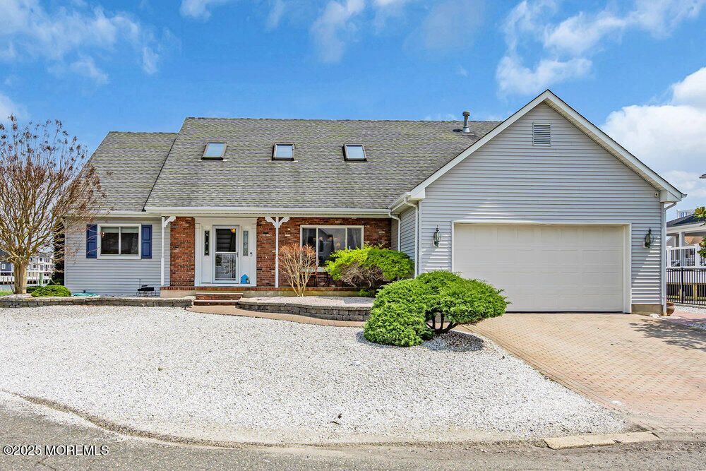 Attached, Exterior, Facade, Brick Facade, Cape Cod