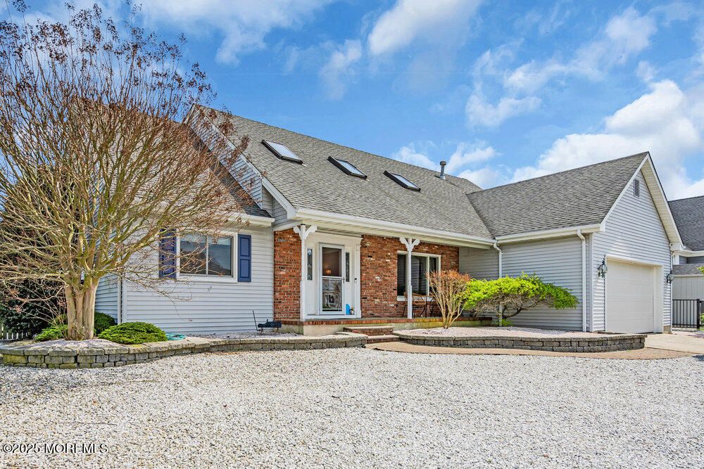 Attached, Exterior, Facade, Brick Facade, Cape Cod