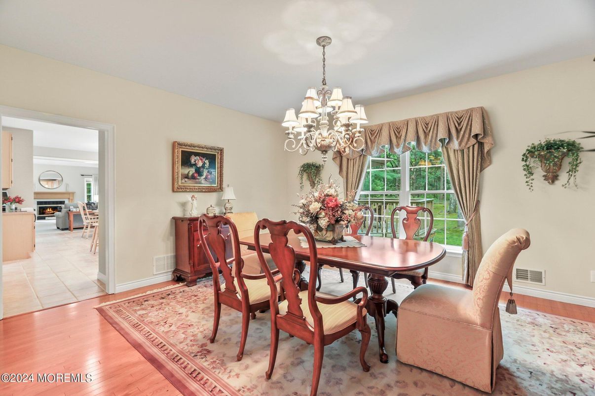 Chandelier, Dining room, Fireplace, Interior, Wood Texture Flooring