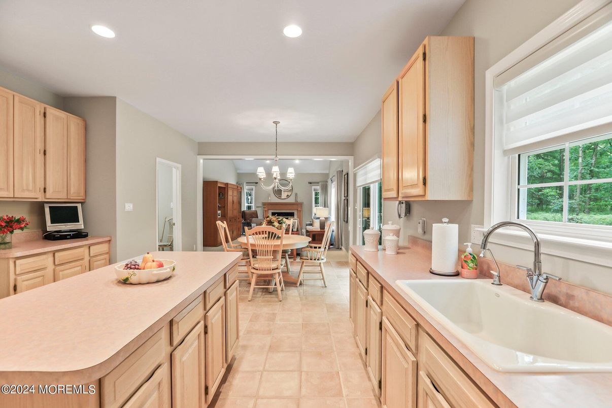 Chandelier, Dining room, Interior, Kitchen, Recessed Lighting