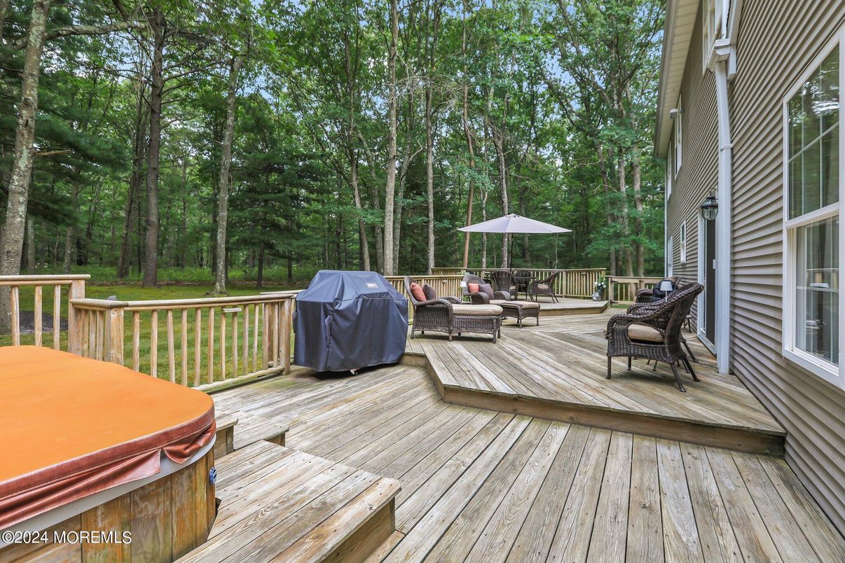 Exterior, Hot Tub