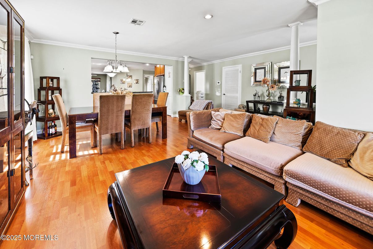 Dining room, Interior, Kitchen, Living room, Pendant Lights, Recessed Lighting, Wood Texture Flooring