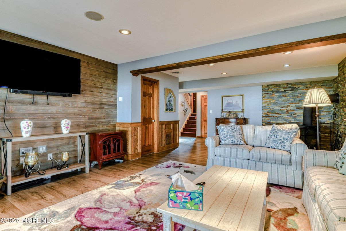 Interior, Living room, Recessed Lighting, Wood Texture Flooring