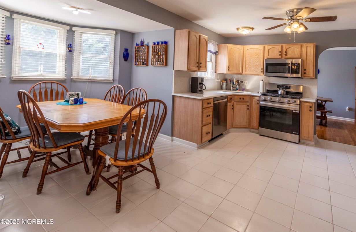 Dining room, Interior, Kitchen, Stainless Steel Appliances