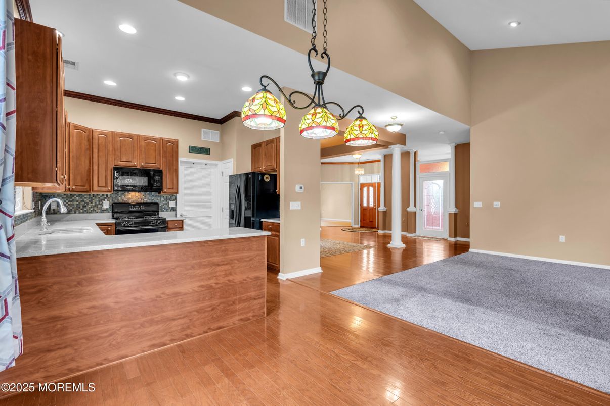 Interior, Kitchen, Pendant Lights, Recessed Lighting, Wood Texture Flooring