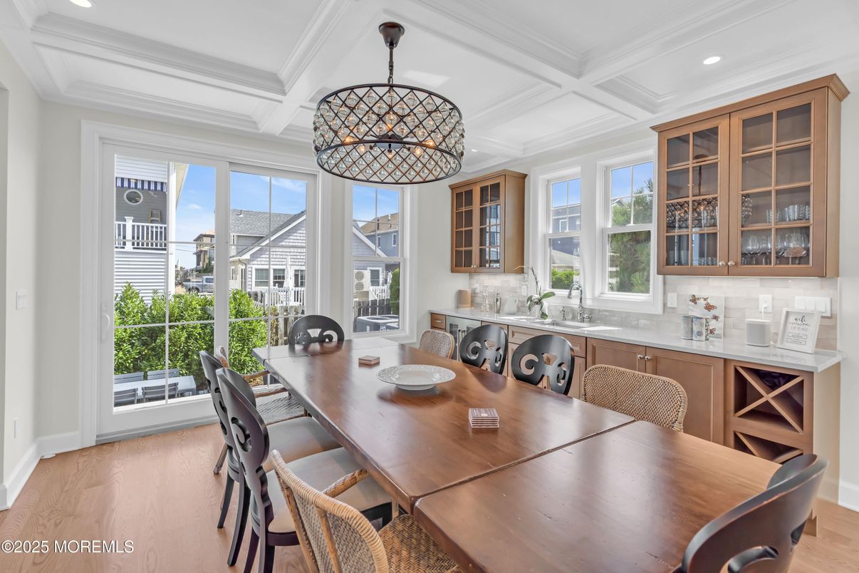 Chandelier, Dining room, Interior, Pendant Lights, Recessed Lighting, Wood Texture Flooring