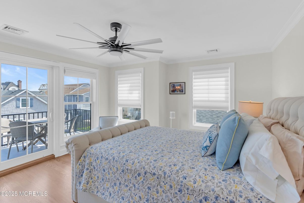 Bedroom, Interior, Water, Wood Texture Flooring