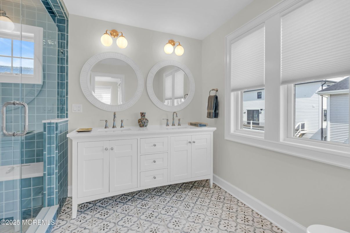Bathroom, Dual Sink Vanities, Interior