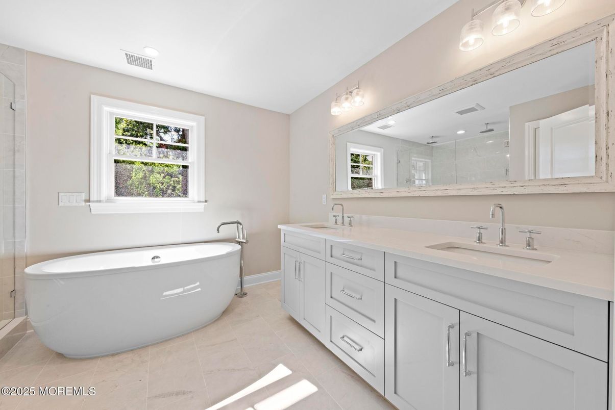 Bathroom, Dual Sink Vanities, Free Standing Baths, Interior, Recessed Lighting