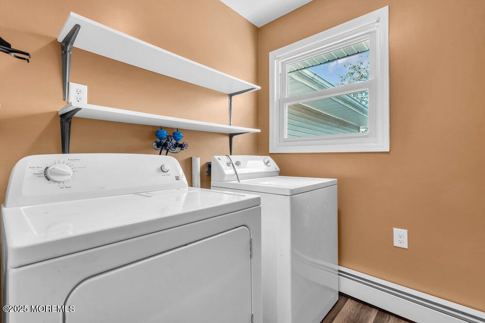 Interior, Washer, Wood Texture Flooring