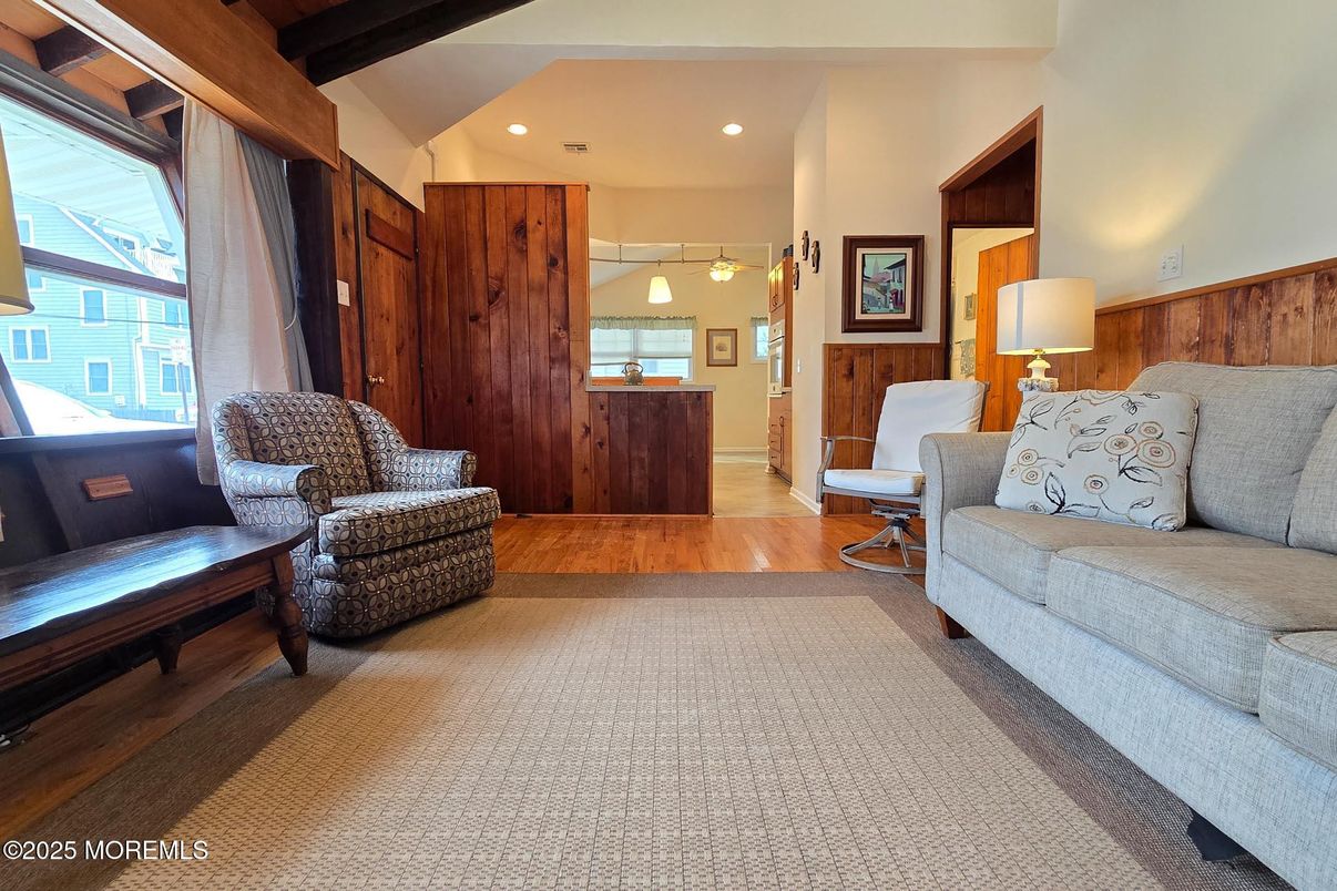 Interior, Living room, Pendant Lights, Recessed Lighting, Wood Texture Flooring