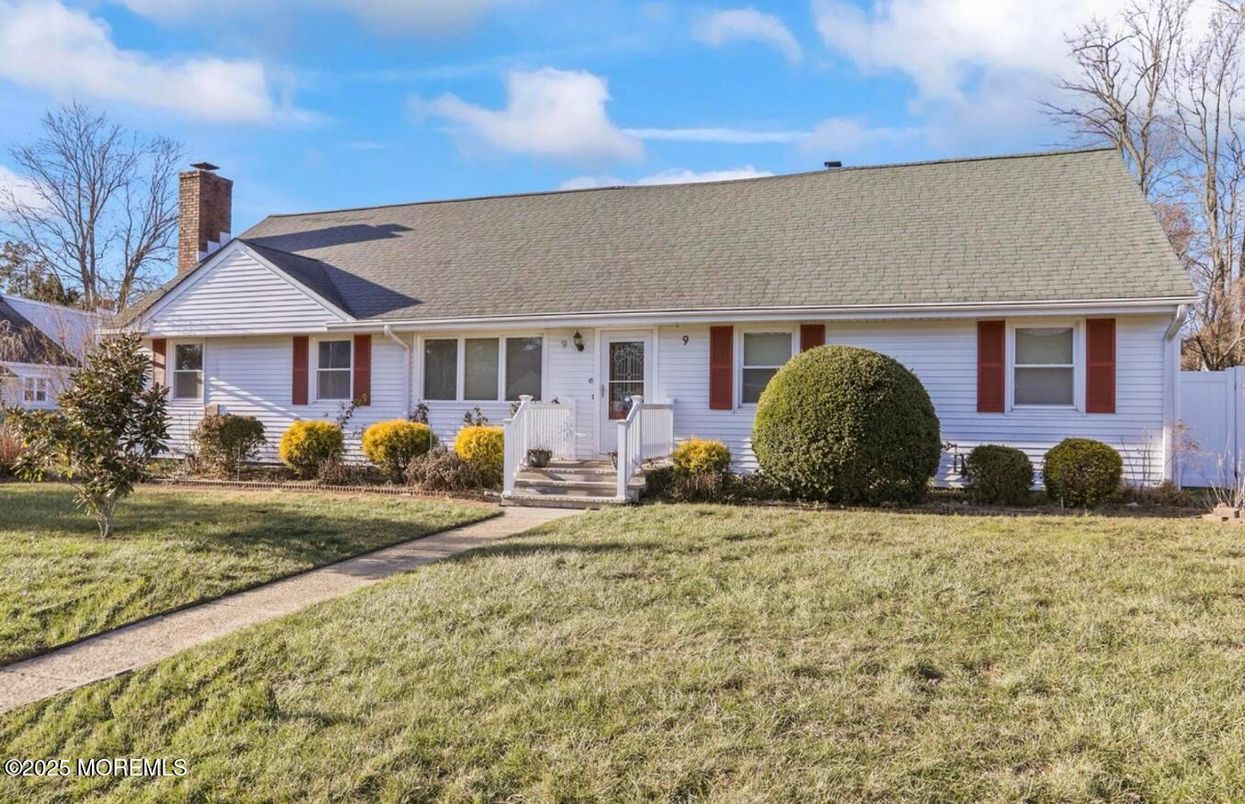 Exterior, Facade, Cape Cod
