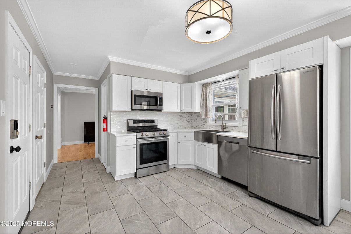 Interior, Kitchen, Stainless Steel Appliances