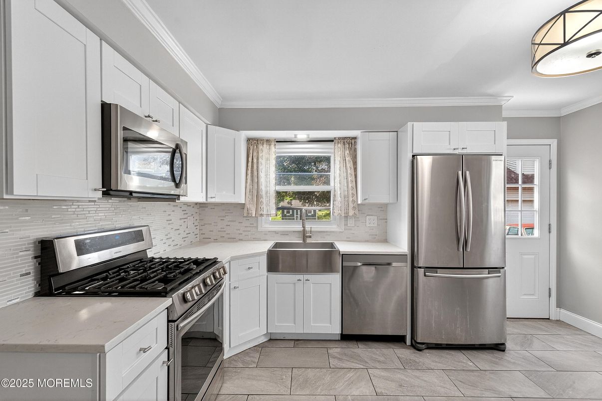 Interior, Kitchen, Stainless Steel Appliances