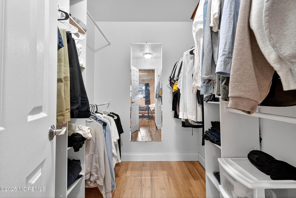 Interior, Walk-in Closets, Wood Texture Flooring