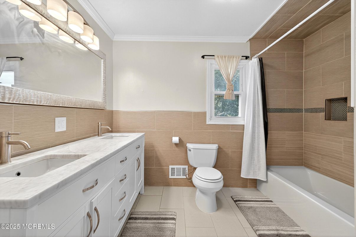 Bathroom, Dual Sink Vanities, Interior
