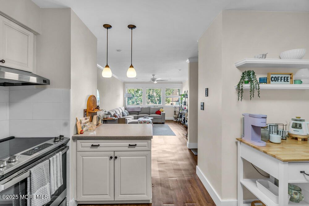 Interior, Kitchen, Living room, Pendant Lights, Recessed Lighting, Stainless Steel Appliances, Wood Texture Flooring