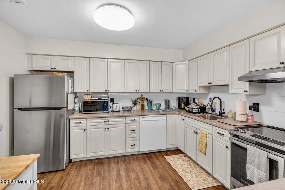 Interior, Kitchen, Wood Texture Flooring