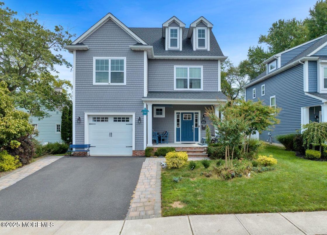 Attached, Exterior, Facade, Farmhouse