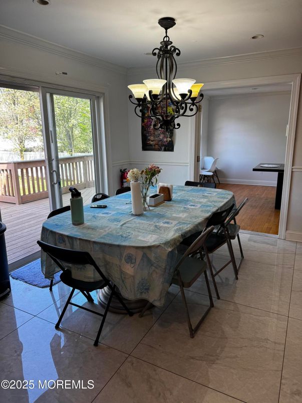 Chandelier, Dining room, Interior, Recessed Lighting, Wood Texture Flooring