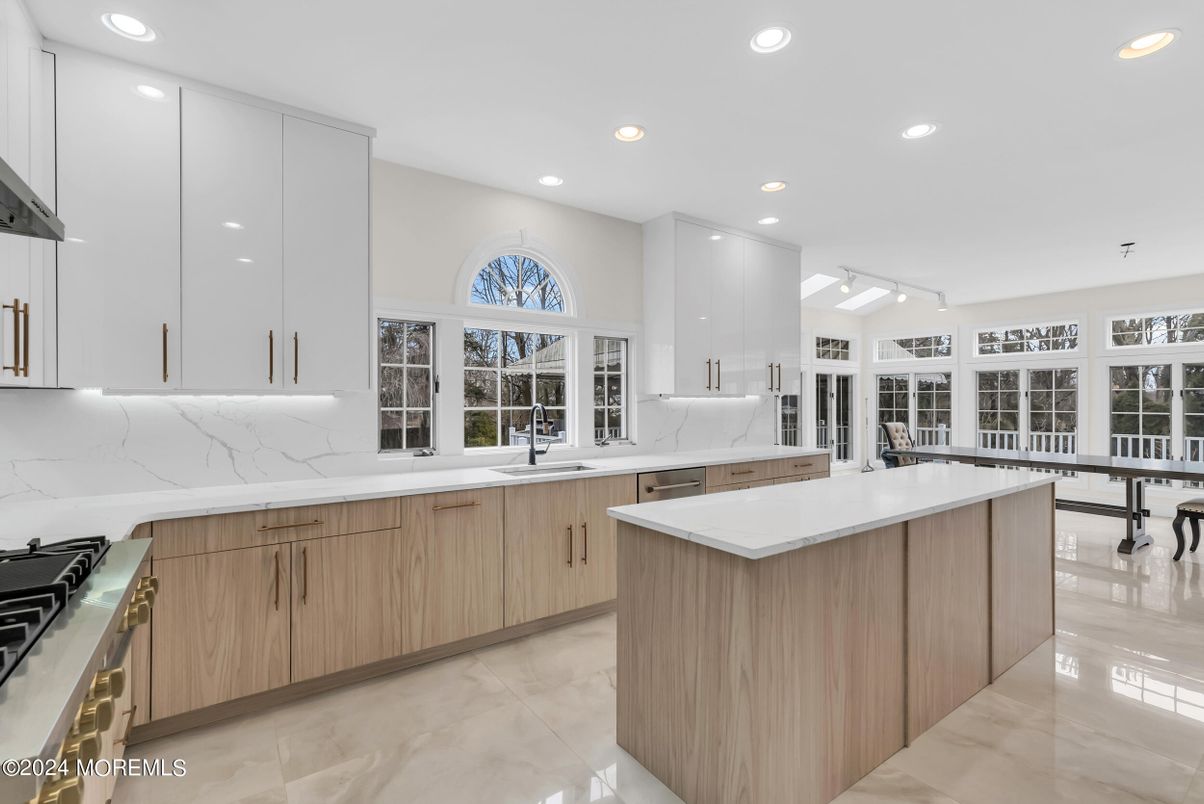 Interior, Kitchen, Marble Walls, Recessed Lighting