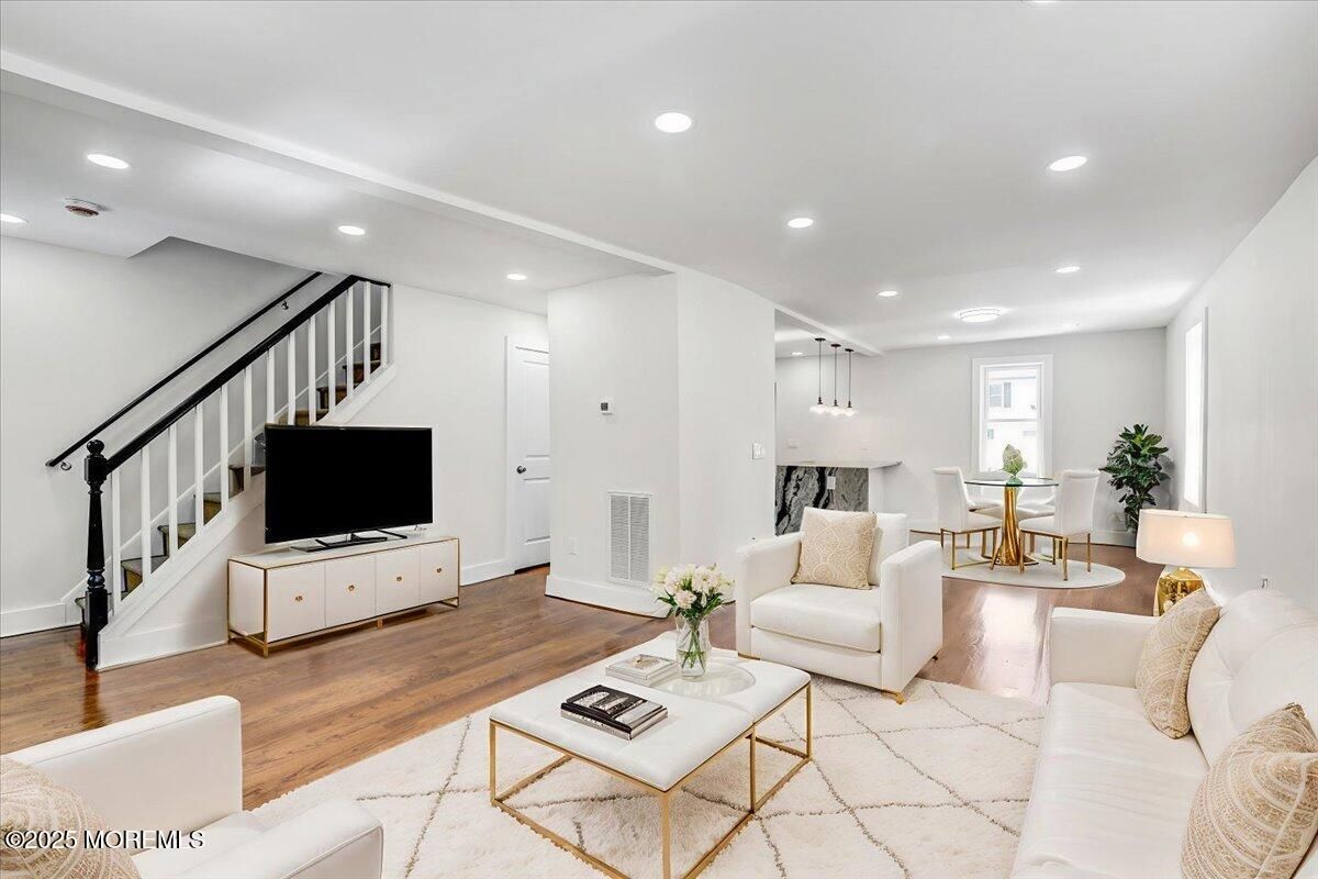 Dining room, Interior, Living room, Pendant Lights, Recessed Lighting, Wood Texture Flooring