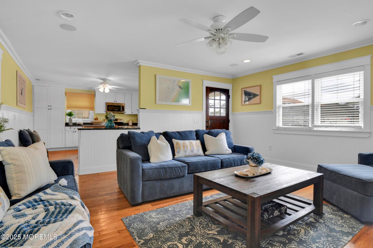 Interior, Kitchen, Living room, Recessed Lighting, Wood Texture Flooring