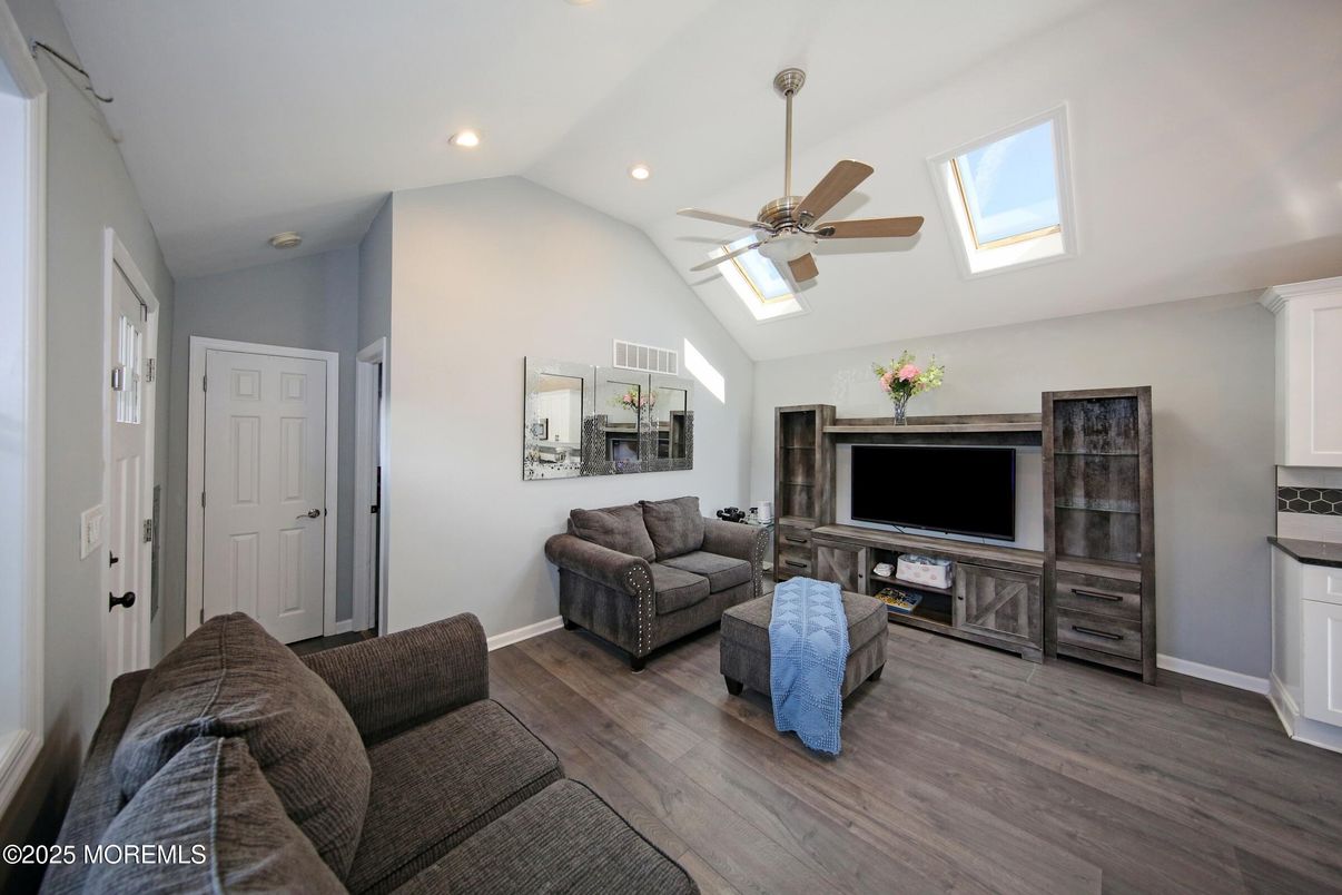 Interior, Living room, Recessed Lighting, Wood Texture Flooring