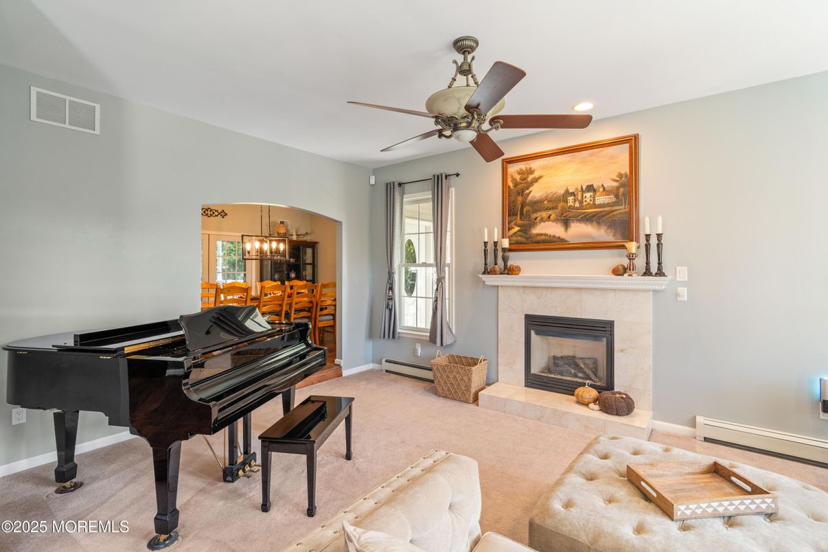 Fireplace, Interior, Living room, Piano, Recessed Lighting