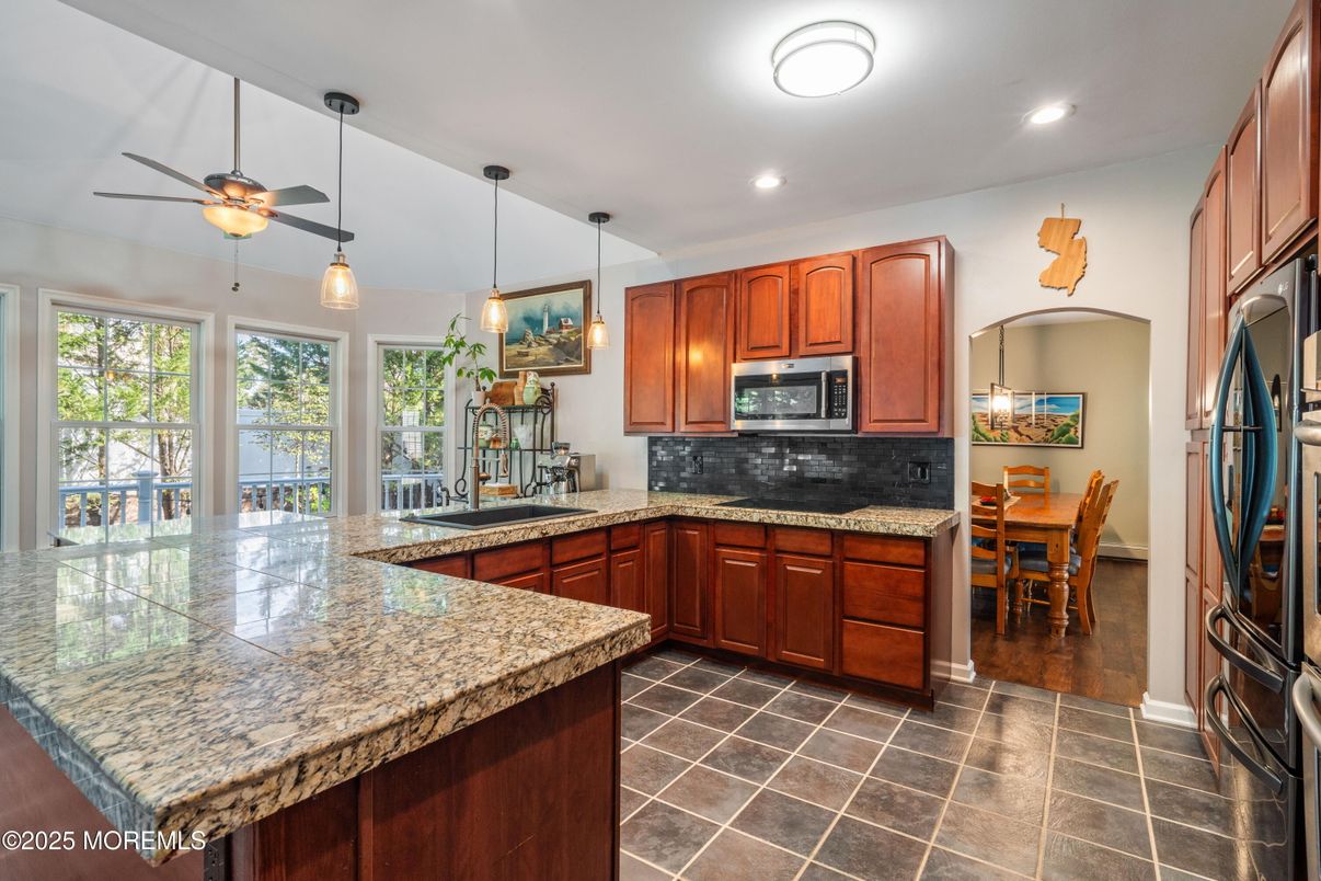 Dining room, Interior, Kitchen, Pendant Lights, Recessed Lighting, Wood Texture Flooring