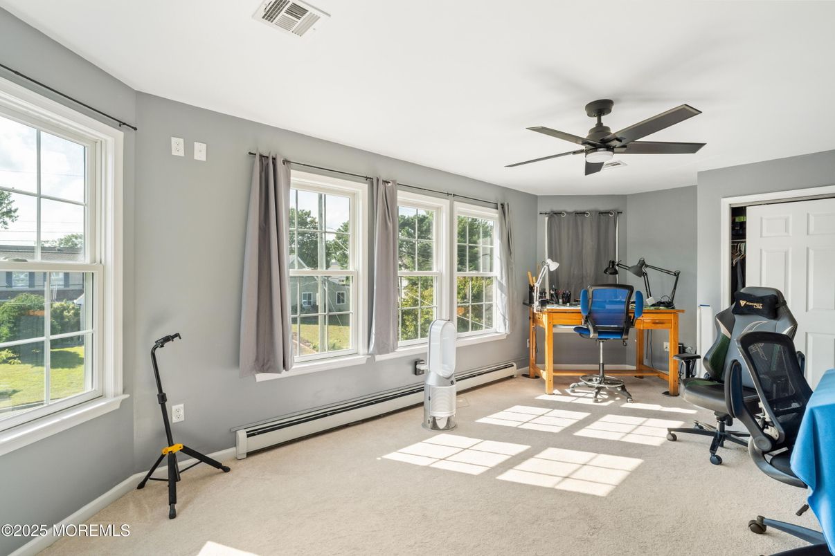 Home Office, Interior