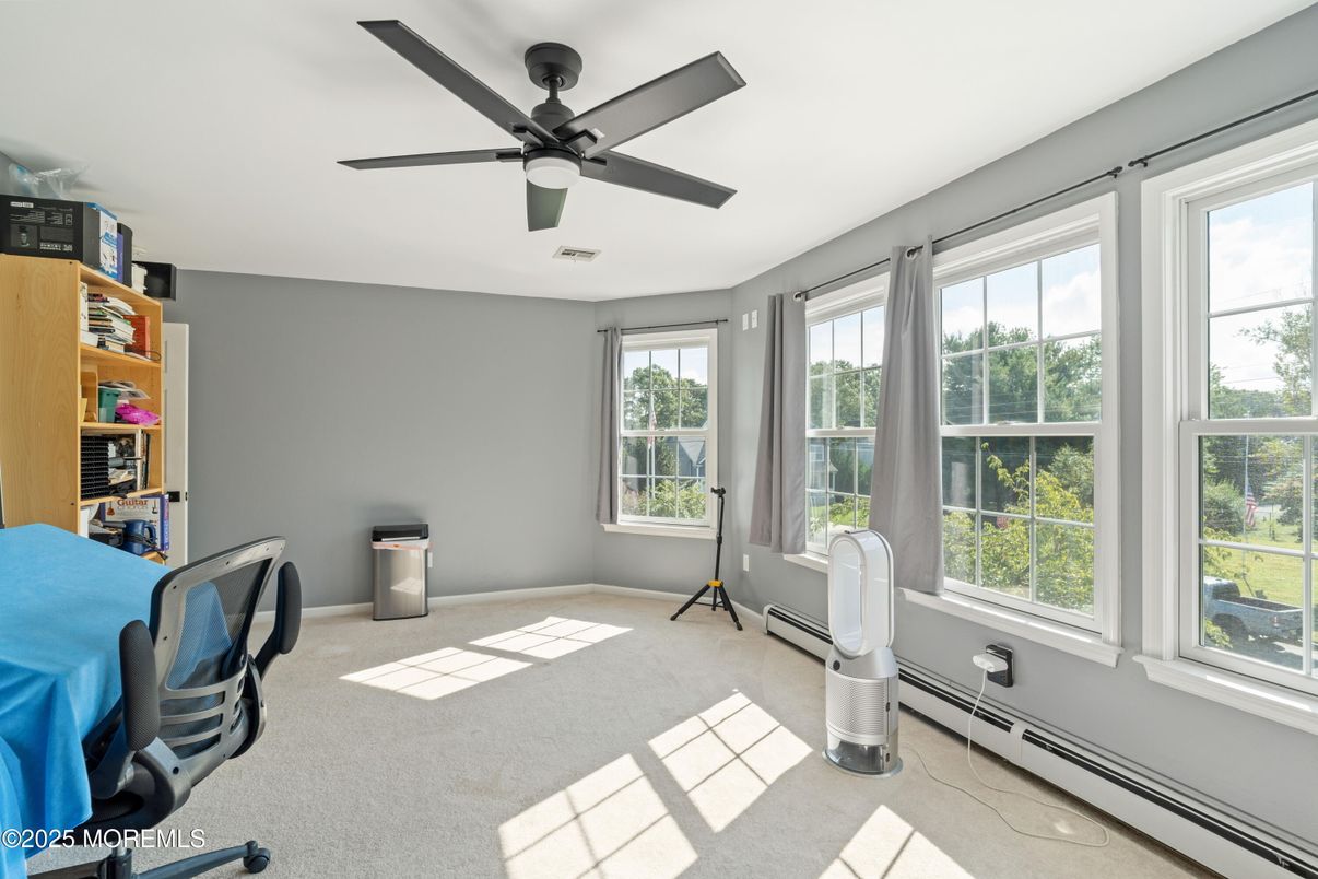 Home Office, Interior