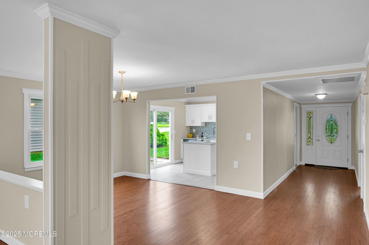 Chandelier, Interior, Kitchen, Wood Texture Flooring