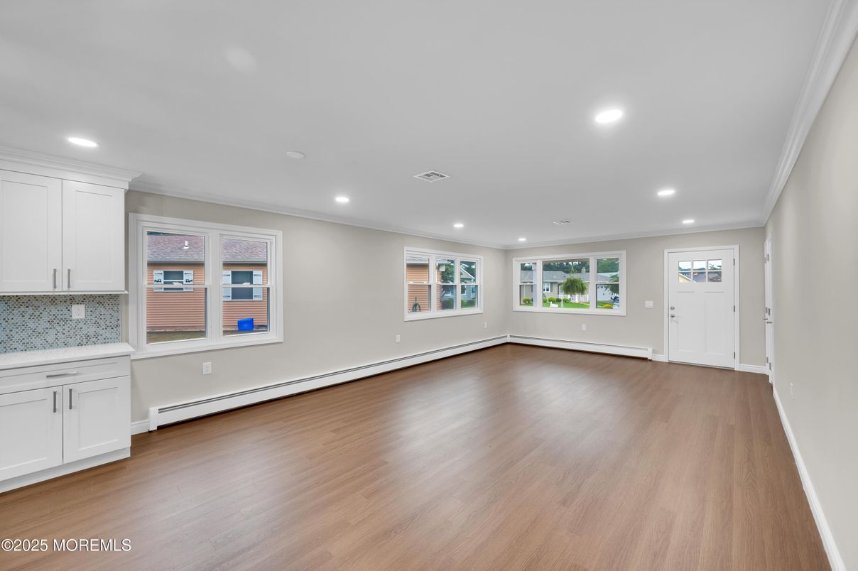 Empty room, Interior, Recessed Lighting, Wood Texture Flooring