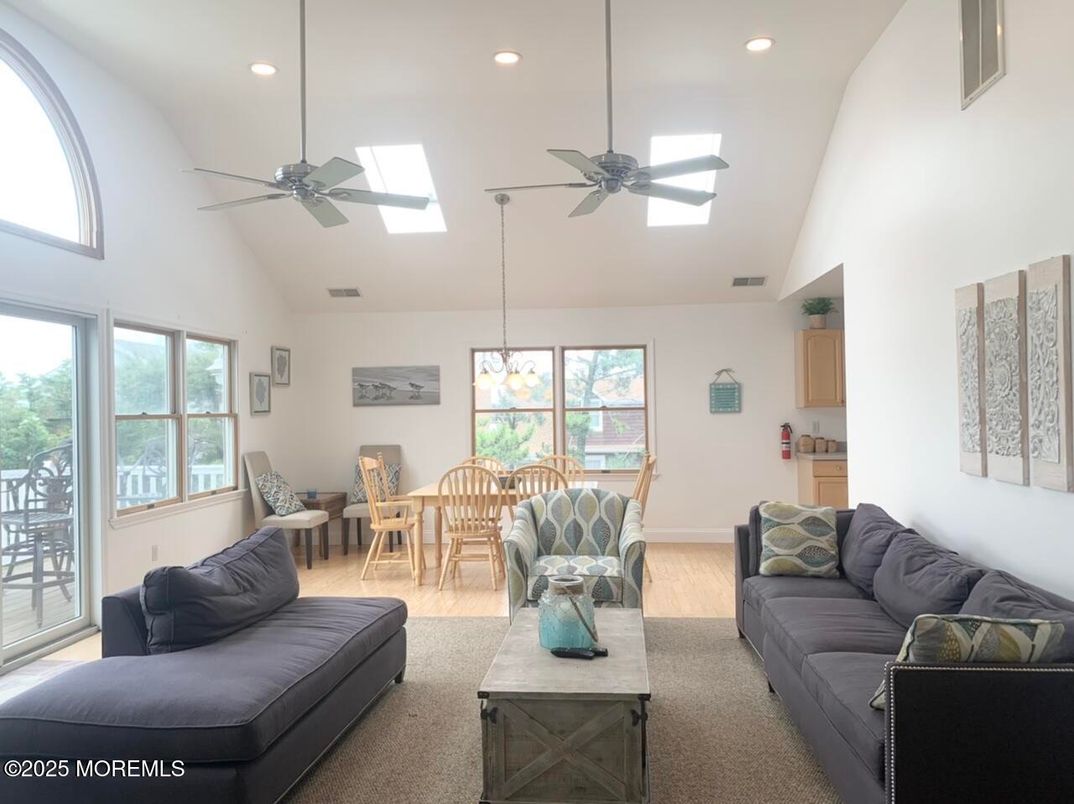 Dining room, Interior, Living room, Pendant Lights, Recessed Lighting