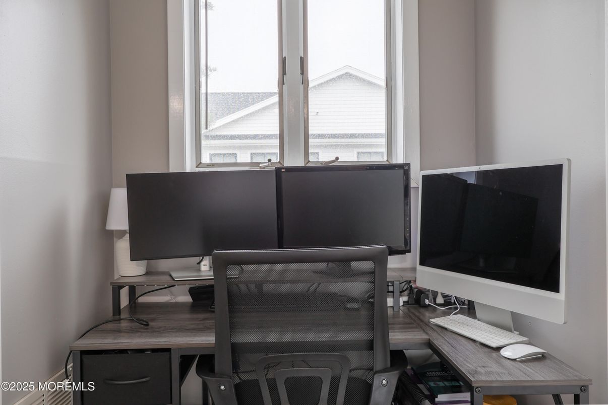 Home Office, Interior, Water