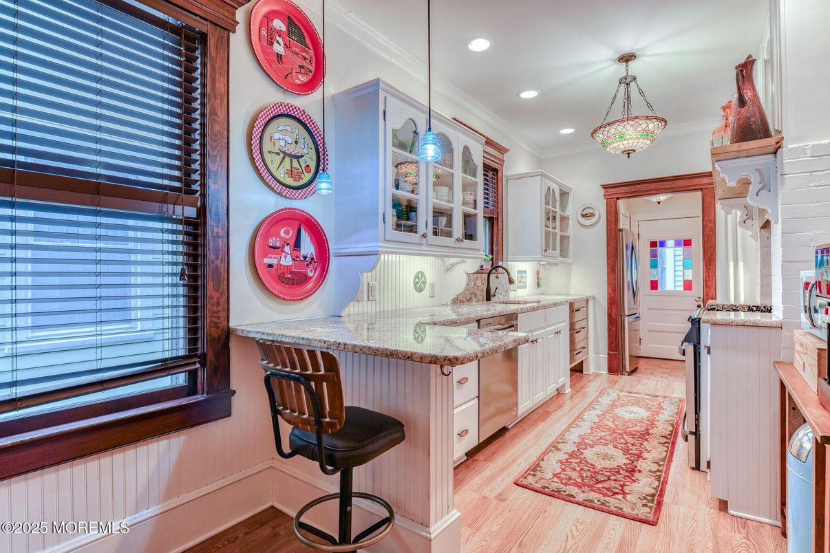 Interior, Kitchen, Pendant Lights, Recessed Lighting, Wood Texture Flooring