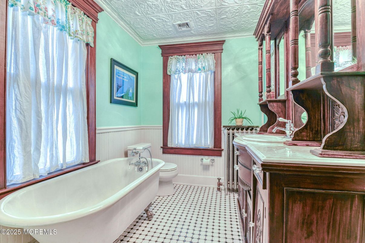 Bathroom, Free Standing Baths, Interior