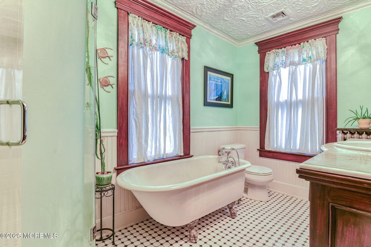 Bathroom, Free Standing Baths, Interior