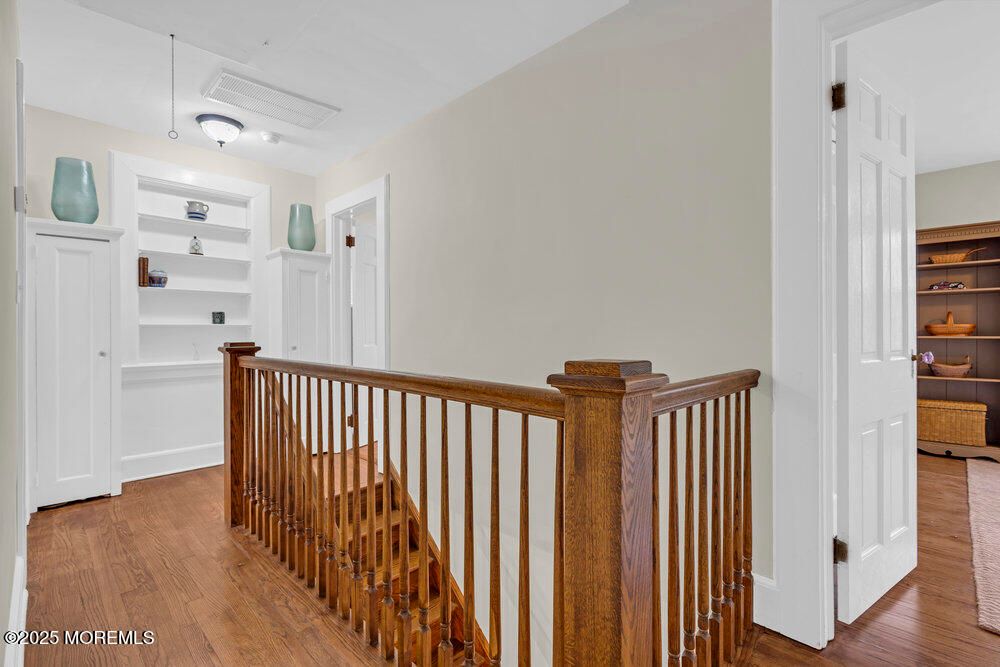 Interior, Pendant Lights, Wood Texture Flooring