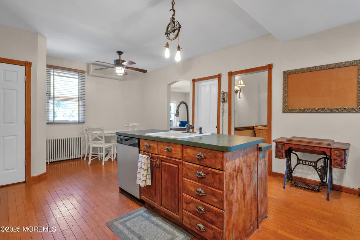 Dining room, Interior, Kitchen, Pendant Lights, Wood Texture Flooring