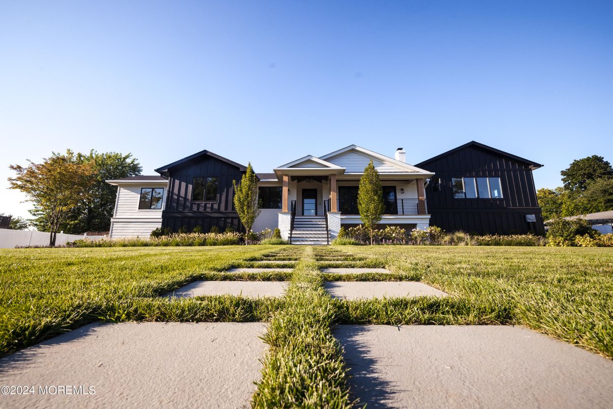 Backyard, Exterior, Facade, Ranch