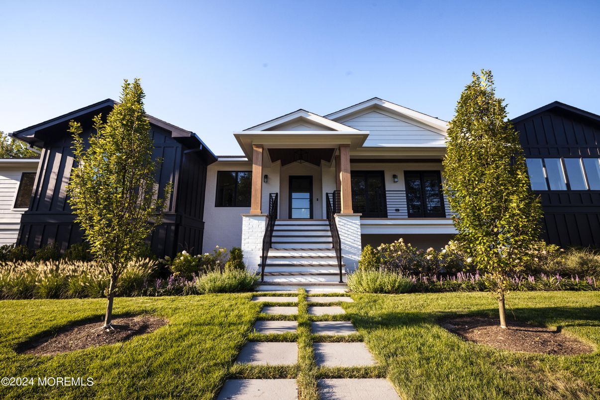 Exterior, Facade, American Craftsman